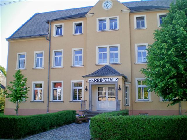 Foto Gemeinde- und Vereinshaus